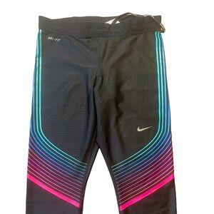 Nike - Dri-Fit Activewear - Small - Cropped Leggings